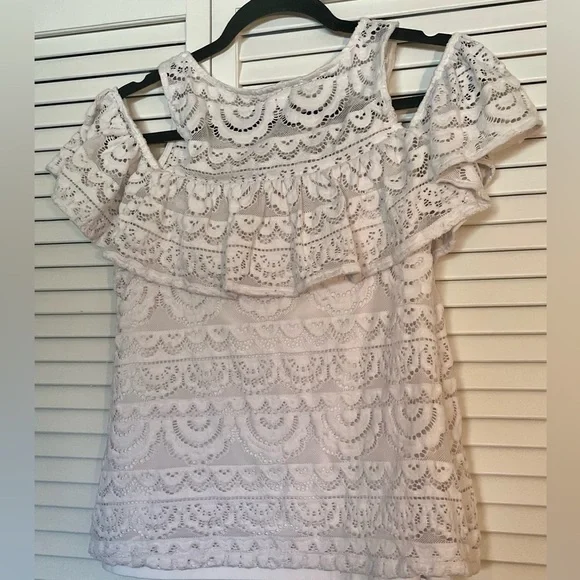 Lilly Pulitzer Lace Cold Shoulder Top - Picture 3 of 5